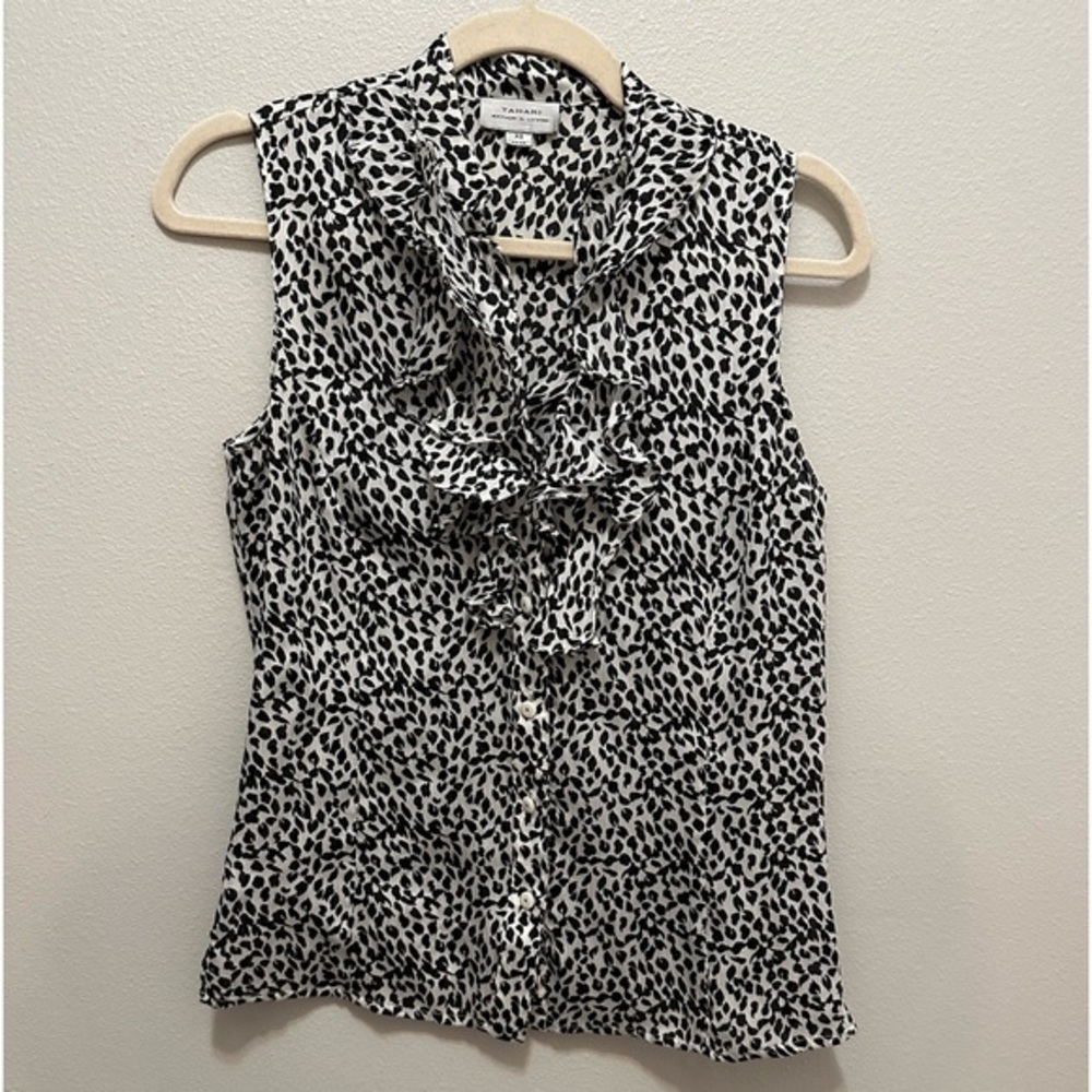 TAHARI sleeveless black and white top size XS Pre Owned great summer top.